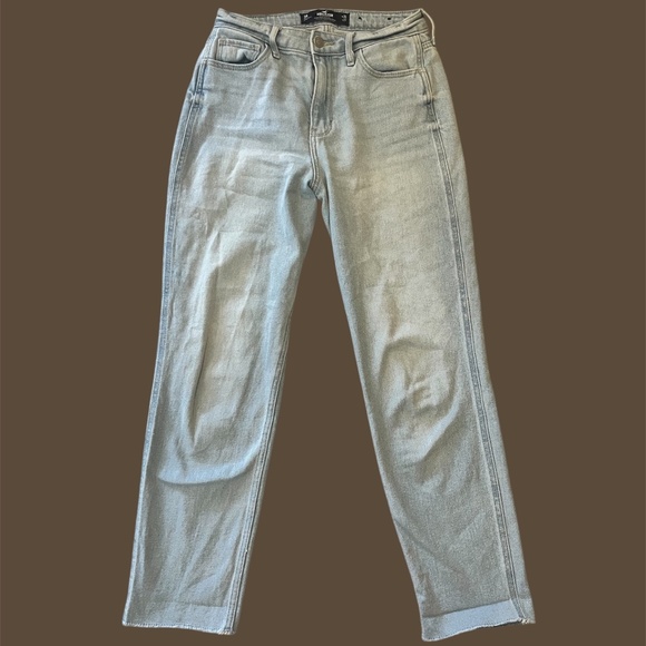 Hollister Ultra High-Rise Mom Jean | Size 3R - Picture 6 of 11